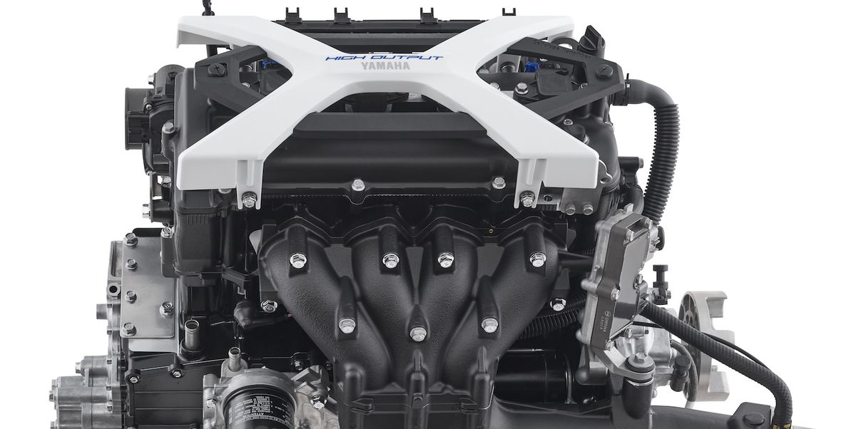Yamaha получила новый четырехцилиндровый двигатель мощностью 7600 об/мин и мощностью 200 л.с.