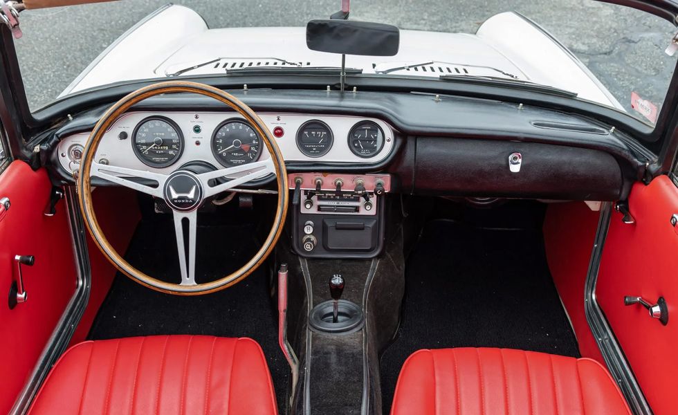 Интерьер Honda S600 Roadster 1966 года выпуска