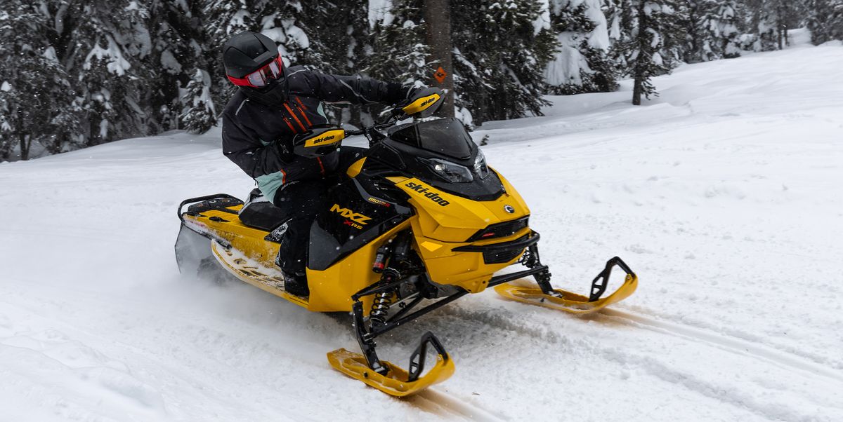 Ski-Doo MXZ X-RS 850 E-TEC Turbo R 2025 года — пиковый снегоход
